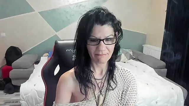 Snapshot of SweetSin40 chatting on 03.13.26 SweetSin40 online show from 03.13.26