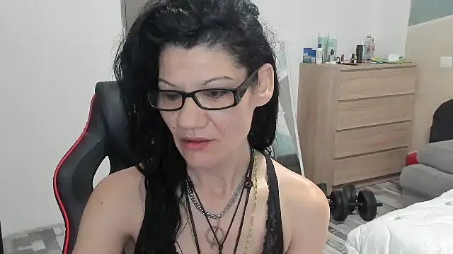 Snapshot of SweetSin40 chatting on 03.16.26 SweetSin40 online show from 03.16.26