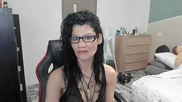 Snapshot of SweetSin40 chatting on 03.17.26 SweetSin40 online show from 03.17.26