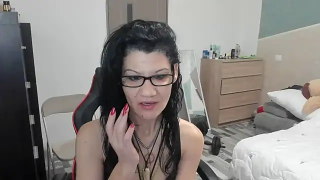 Snapshot of SweetSin40 chatting on 03.18.26 SweetSin40 online show from 03.18.26