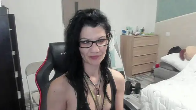 Snapshot of SweetSin40 chatting on 03.23.26 SweetSin40 online show from 03.23.26