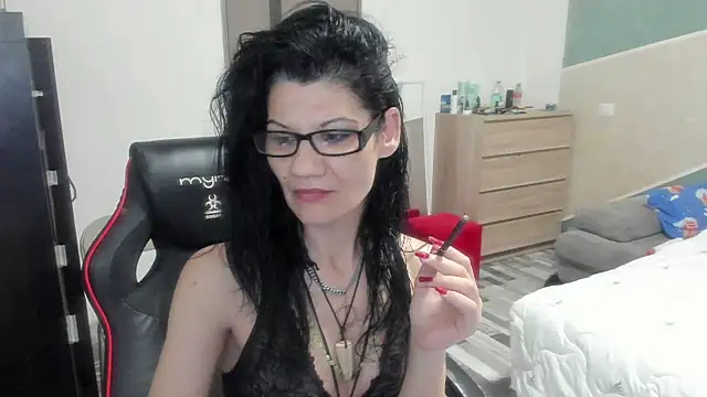 Snapshot of SweetSin40 chatting on 03.27.26 SweetSin40 online show from 03.27.26