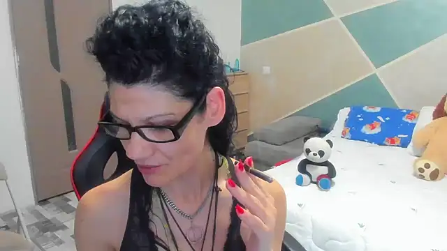 Snapshot of SweetSin40 chatting on 04.13.26 SweetSin40 online show from 04.13.26
