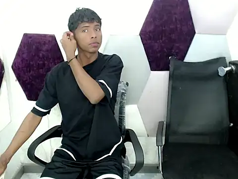 Mick storm online show from 11.18.25