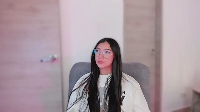 MirandaJohnson  online show from 10.17.25