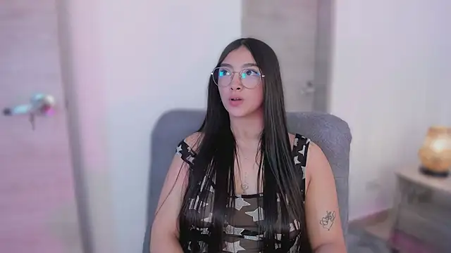 MirandaJohnson  online show from 10.22.25