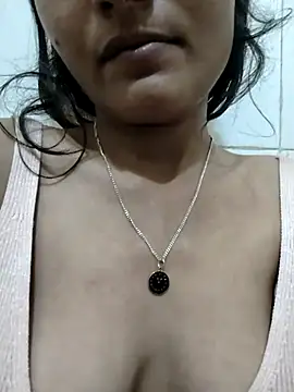 HOTTY CUTI online show from 10.30.25