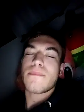 Snapshot of Kamil175272 chatting on 10.14.25 Kamil175272 online show from 10.14.25