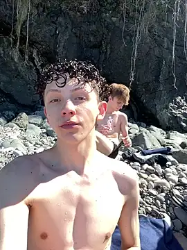 TwinksNextDoor online show from 04.03.26