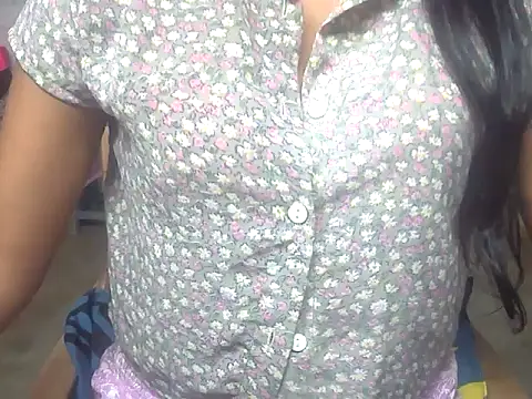 Snapshot of shalu_02 chatting on 10.14.25 shalu 02 online show from 10.14.25