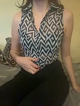 KittieCreme online show from 11.26.25