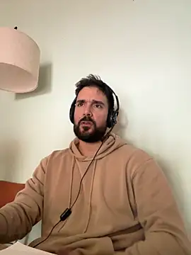 Snapshot of ReDiBastoni90 chatting on 10.21.25 ReDiBastoni90 online show from 10.21.25