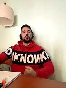 Snapshot of ReDiBastoni90 chatting on 11.04.25 ReDiBastoni90 online show from 11.04.25