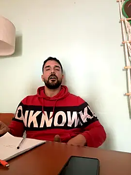 Snapshot of ReDiBastoni90 chatting on 11.05.25 ReDiBastoni90 online show from 11.05.25