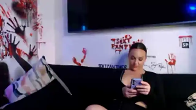 Snapshot of sofiahothead chatting on 10.15.25 sofiahothead online show from 10.15.25