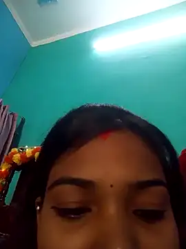 Snapshot of Prishacam2 chatting on 10.29.25 Prishacam2 online show from 10.29.25