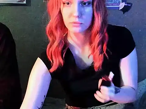Skirklove online show from 10.15.25