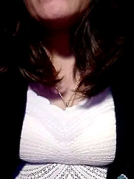 YiyinLy online show from 02.03.26