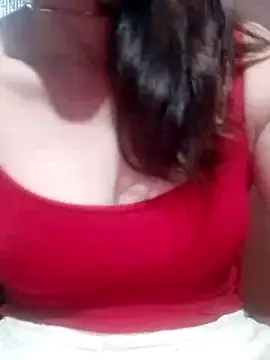 YiyinLy online show from 03.22.26