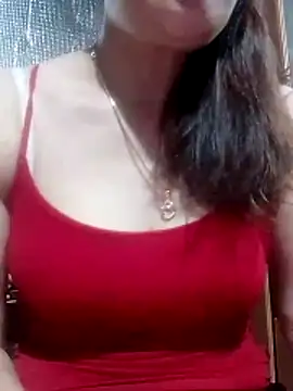 YiyinLy online show from 03.23.26