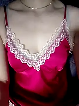 Snapshot of YiyinLy chatting on 06.19.26 YiyinLy online show from 06.19.26