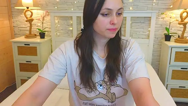 Soft Lilly online show from 02.06.26