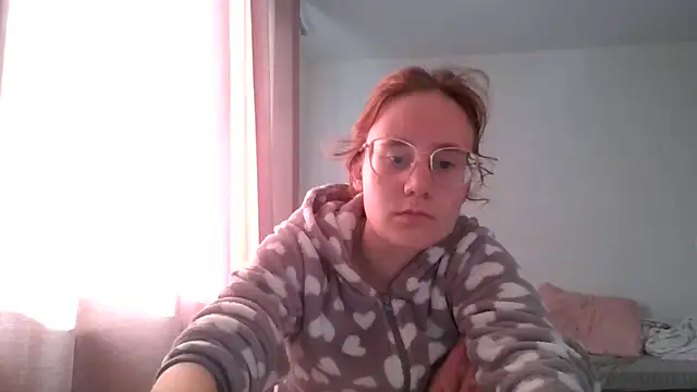 Snapshot of LuckySLove chatting on 06.03.26 LuckySLove online show from 06.03.26