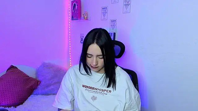 Emily Lindey online show from 03.07.26