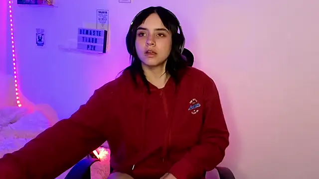 Emily Lindey online show from 04.01.26