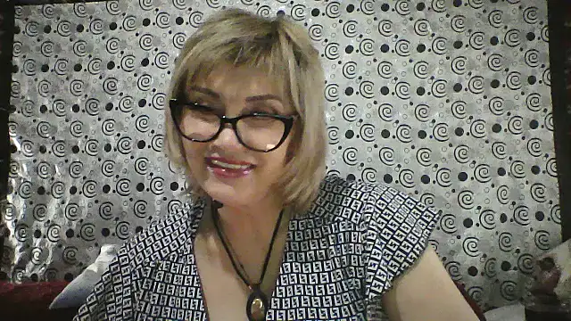 Lia Ray online show from 10.29.25