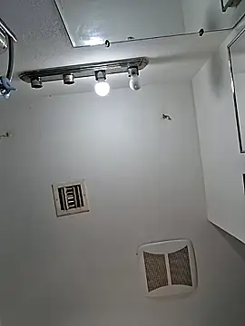 Snapshot of whateveruwanthowever chatting on 10.28.25 whateveruwanthowever online show from 10.28.25