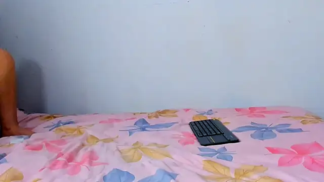 Snapshot of bellapixie chatting on 11.08.25 bellapixie online show from 11.08.25