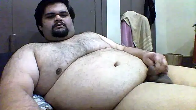 Snapshot of ShavenScope24 chatting on 05.01.26 ShavenScope24 online show from 05.01.26