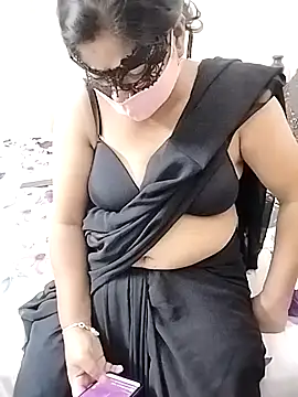 Snapshot of Hot_Boude chatting on 10.17.25 Hot Boude online show from 10.17.25