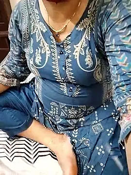 Snapshot of Hot_Boude chatting on 10.22.25 Hot Boude online show from 10.22.25