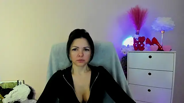 Mollybloom40 online show from 03.25.26