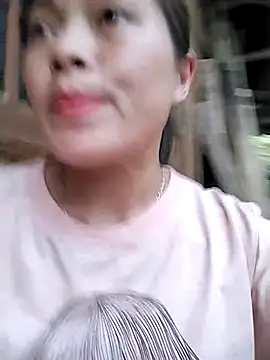 Snapshot of Hani-i chatting on 05.04.26 Hani-i online show from 05.04.26