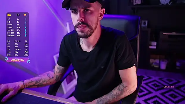 Snapshot of monsieurguitsxxx chatting on 12.23.25 monsieurguitsxxx online show from 12.23.25