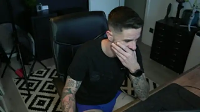 Snapshot of monsieurguitsxxx chatting on 01.07.26 monsieurguitsxxx online show from 01.07.26