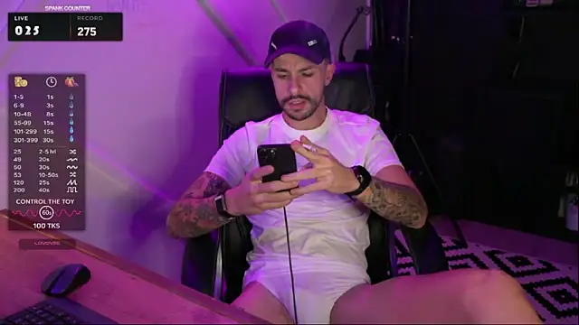 Snapshot of monsieurguitsxxx chatting on 02.04.26 monsieurguitsxxx online show from 02.04.26