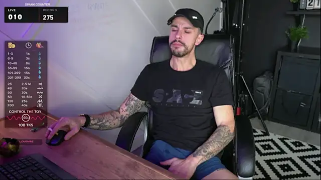 Snapshot of monsieurguitsxxx chatting on 02.05.26 monsieurguitsxxx online show from 02.05.26