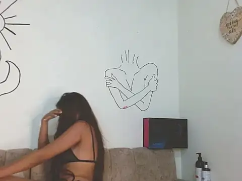 Snapshot of MIS_CINNA_ chatting on 10.18.25 MIS CINNA online show from 10.18.25