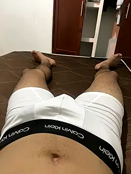 Muchachito18 online show from 11.05.25