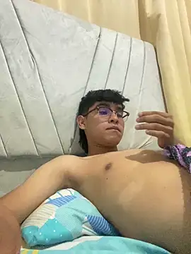 Muchachito18 online show from 11.15.25