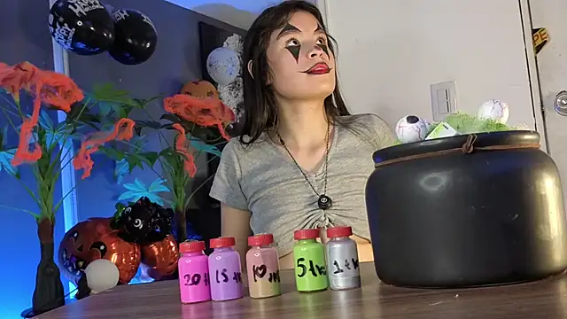 Snapshot of celestesecrett chatting on 10.22.25 celestesecrett online show from 10.22.25