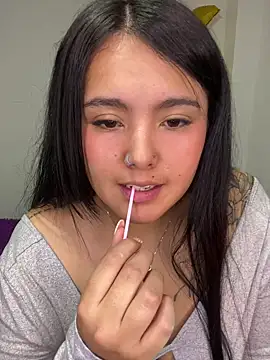 Snapshot of Mellani_luod chatting on 04.08.26 Mellani luod online show from 04.08.26