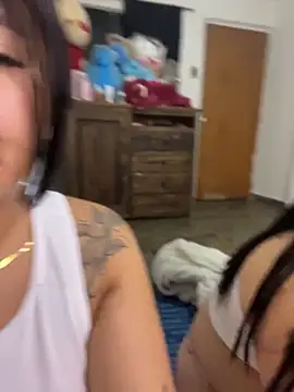Snapshot of Mellani_luod chatting on 05.14.26 Mellani luod online show from 05.14.26