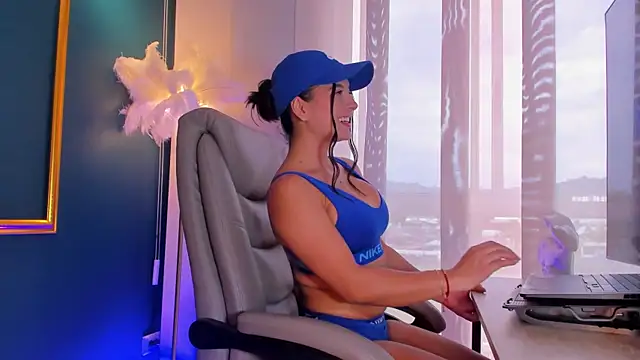 Rashel Frost  online show from 04.28.26