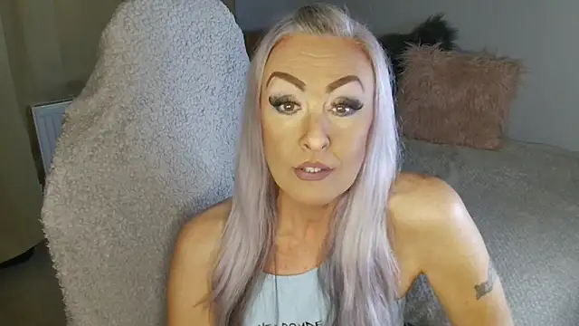 TheOGMiaMystique online show from 04.15.26