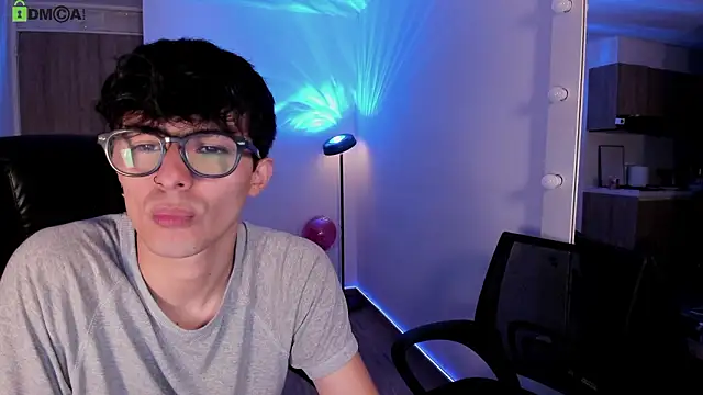 Mikeyvioleta  online show from 03.04.26